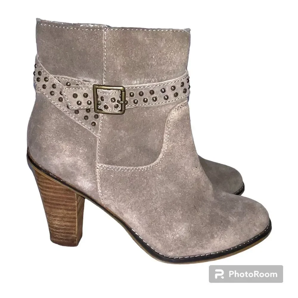 Bakers Freelance Suede Ankle Booties Taupe Block Heel Studded Boots Women's 9